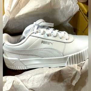 Woman puma style Carina